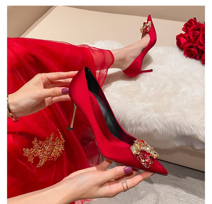 Miniatyrbilde: 2023 Spring New Fashion Cloth Face Pointed High Heels Red Rivet Bride Chinese M