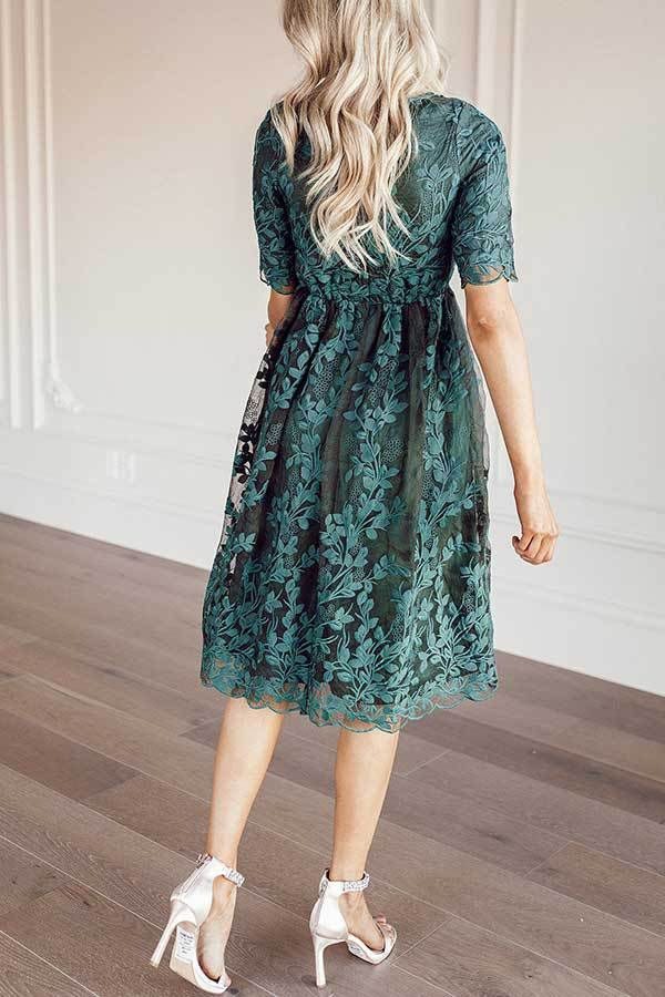 Thumbnail: Plus Size Mid-length Lace Embroidered Short Sleeve Women's Dress