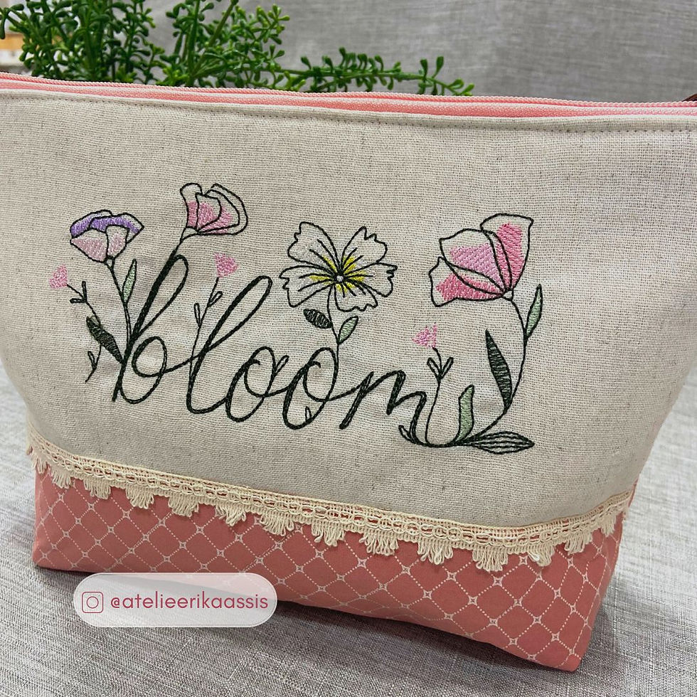 Necessaire Simplicidade Bordada Bloom