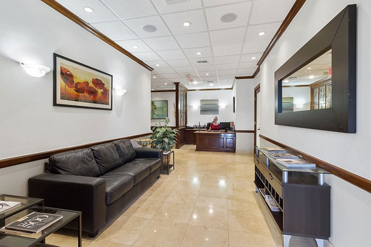 Reception desk aventura professional office suites