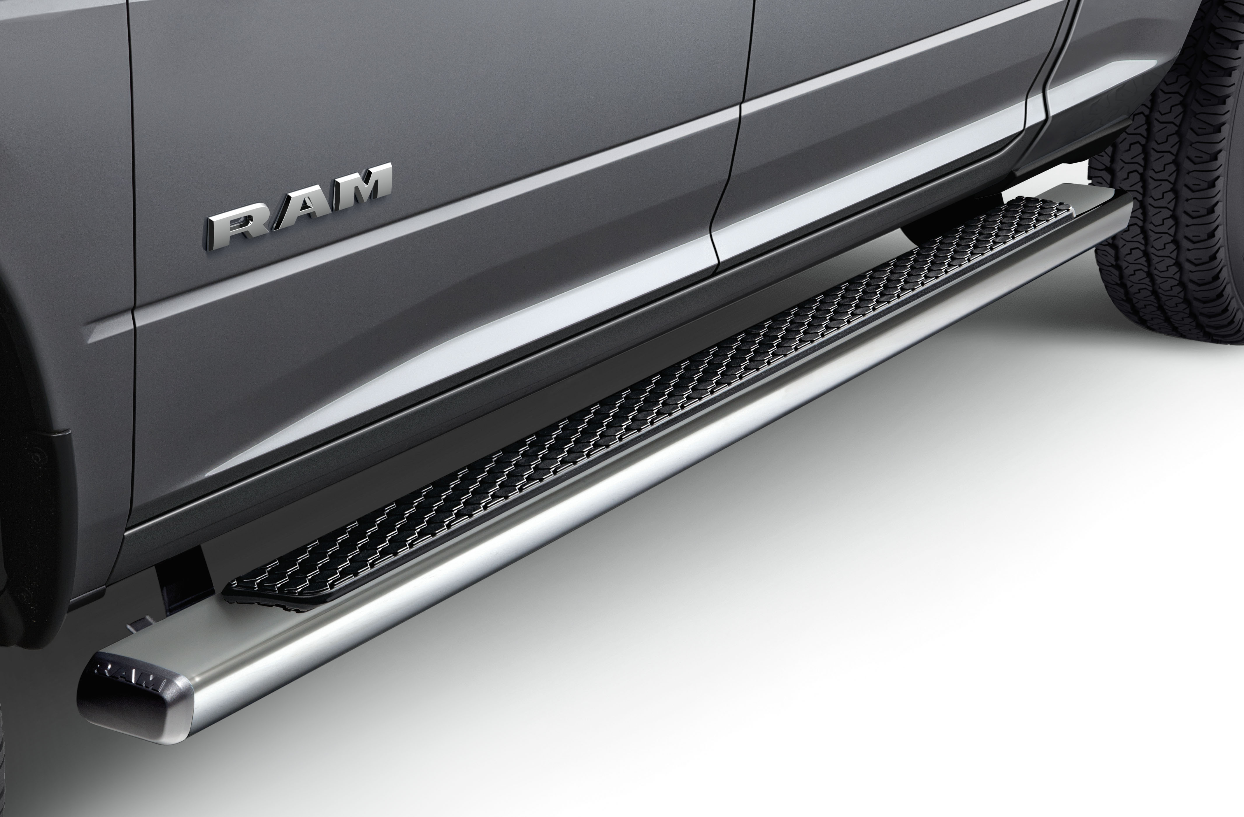 STAINLESS STEEL, CAB LENGTH TUBULAR SIDE STEPS