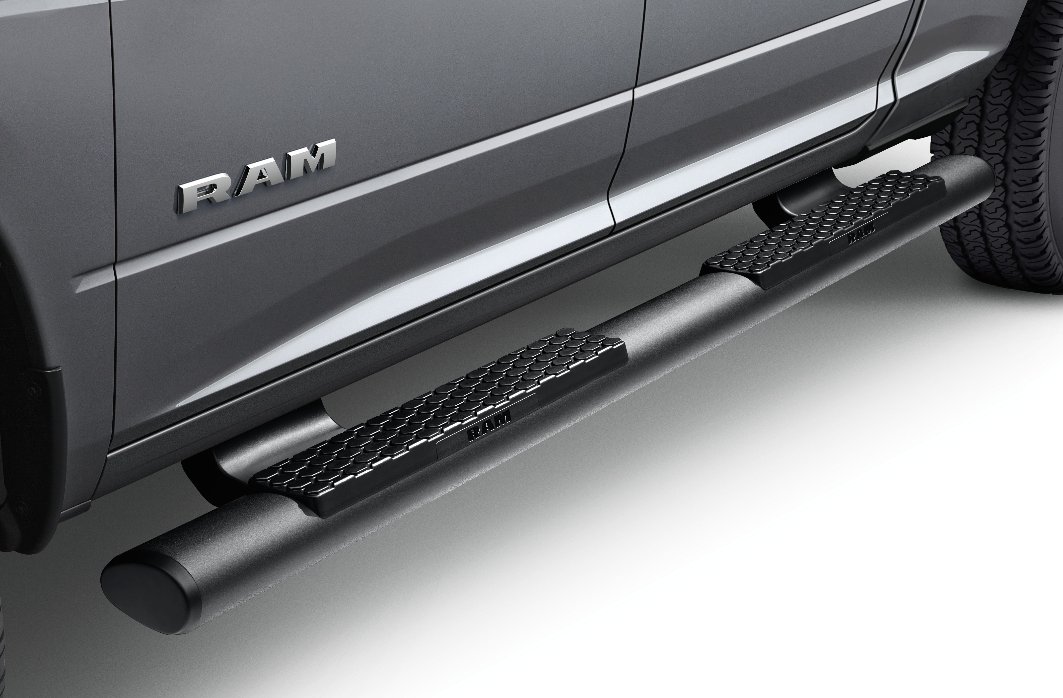 BLACK, CAB LENGTH TUBULAR SIDE STEPS