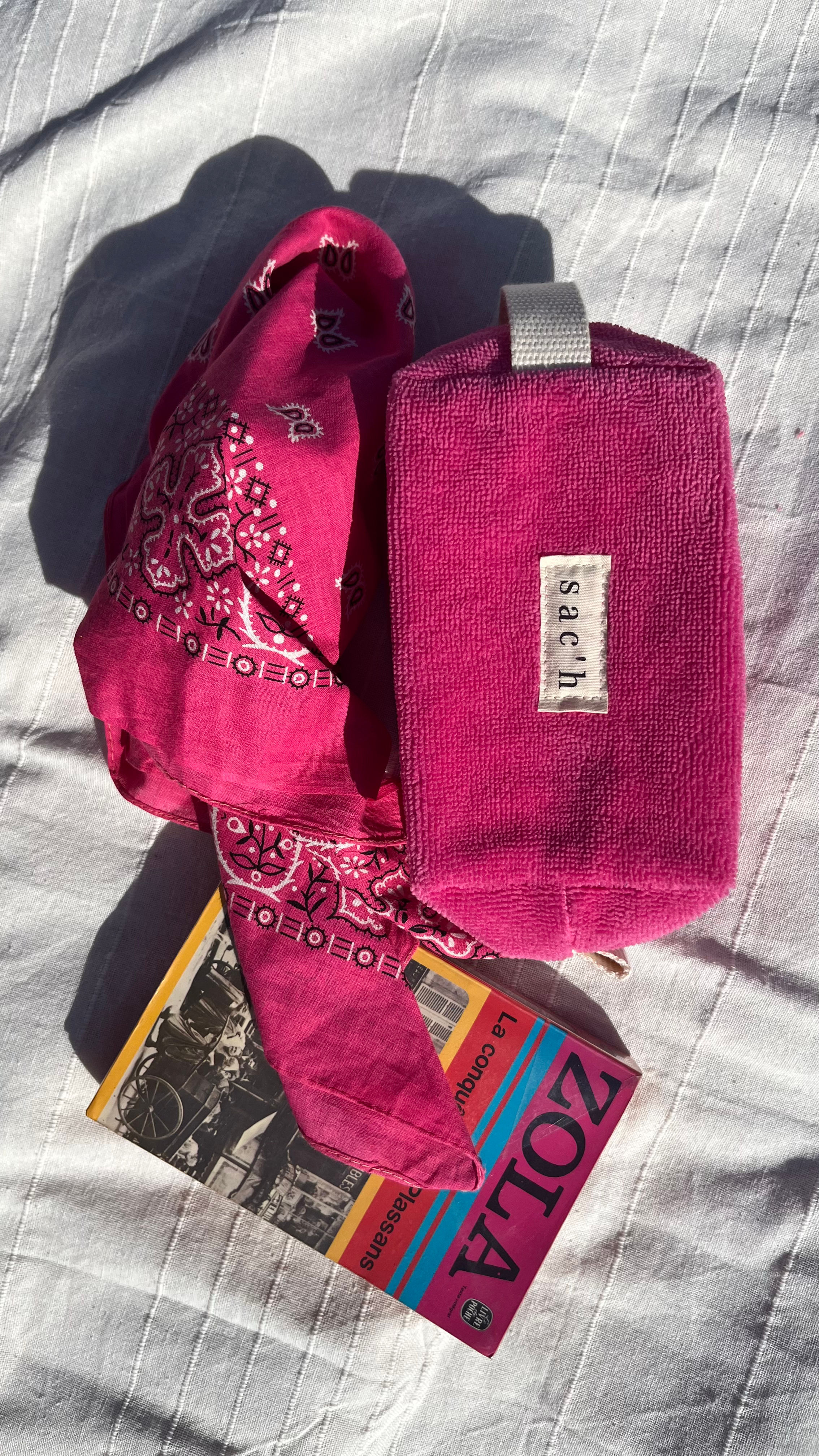 Trousse de toilette - Éponge rose fushia