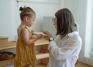 Niña aprendiendo