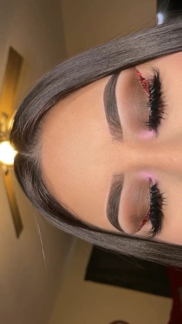 Thumbnail: Mink Lashes: Credentials