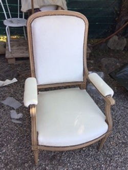 Atelier de Tapissier du 06 pres de Canne