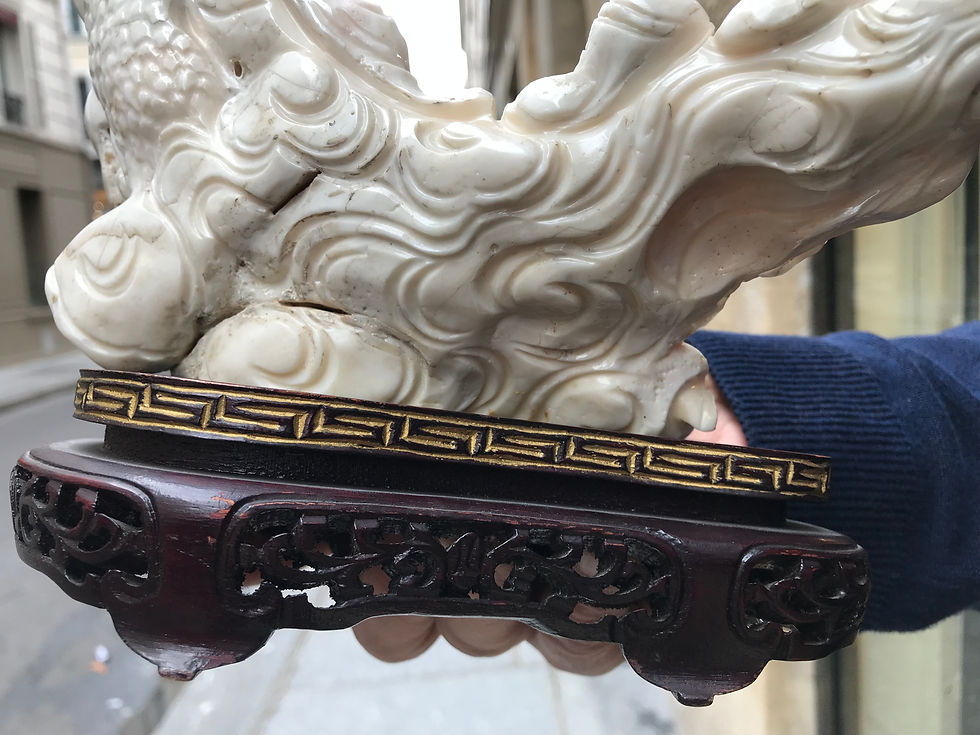 Thumbnail: Antique chinese coral statue