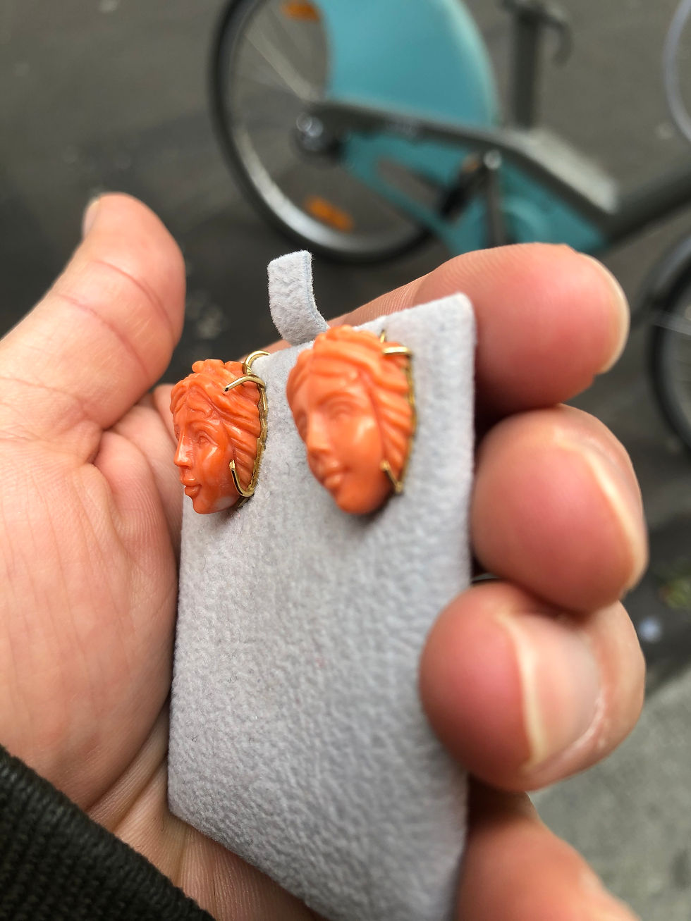 Thumbnail: Antique Italian coral cameo earnings Gold