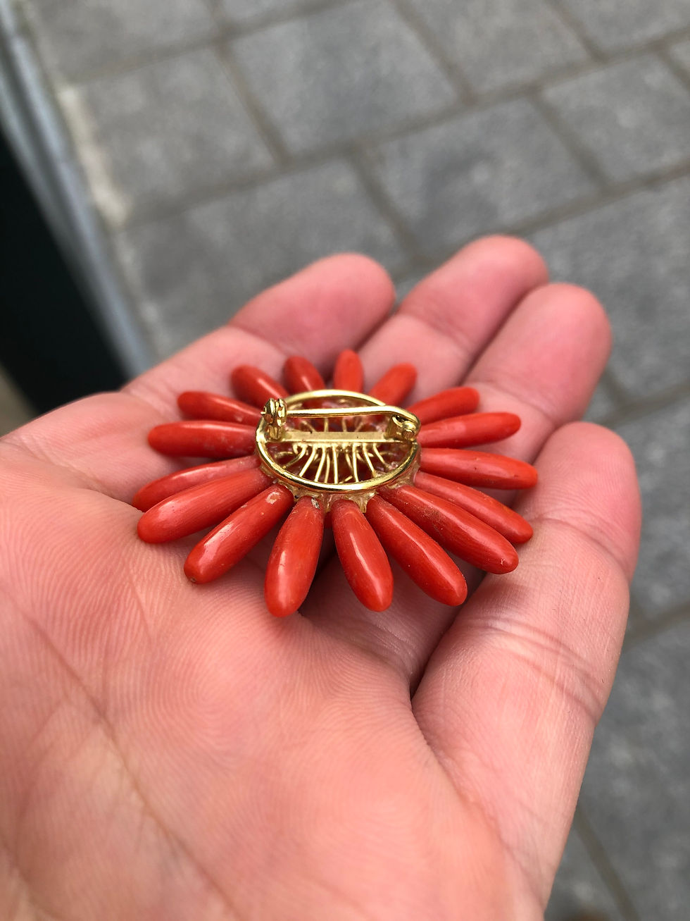 Thumbnail: Antique Coral Brooch 12.8 Gram