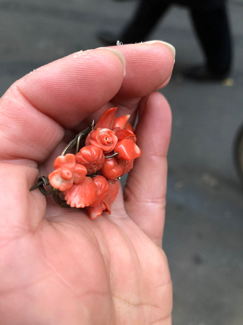 Thumbnail: Antique Italian Coral Brooch 9 Gram