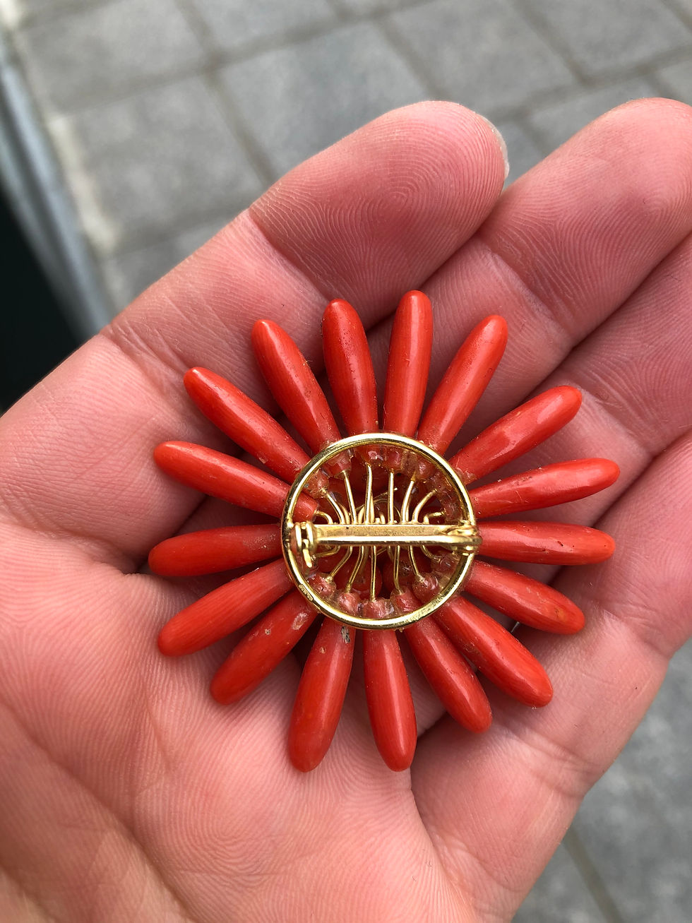 Thumbnail: Antique Coral Brooch 12.8 Gram