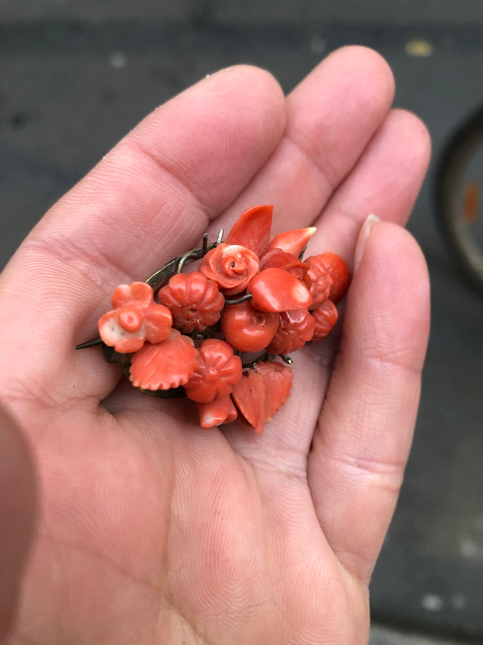Thumbnail: Antique Italian Coral Brooch 9 Gram