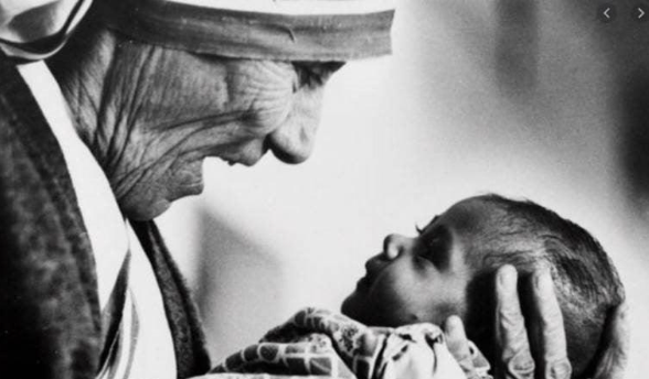 Mater. Madre. Mother.