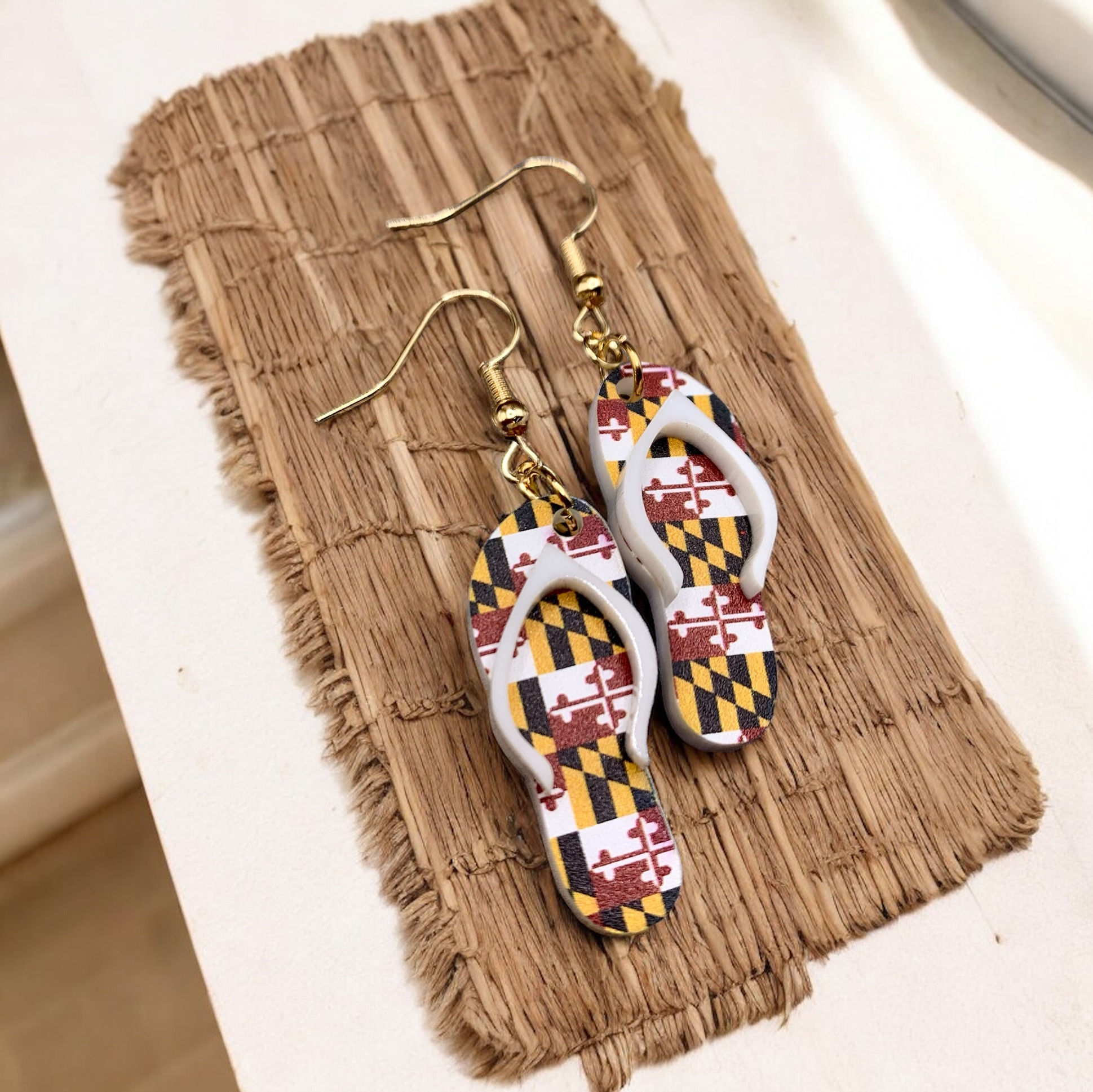 MD flag flip flop dangles
