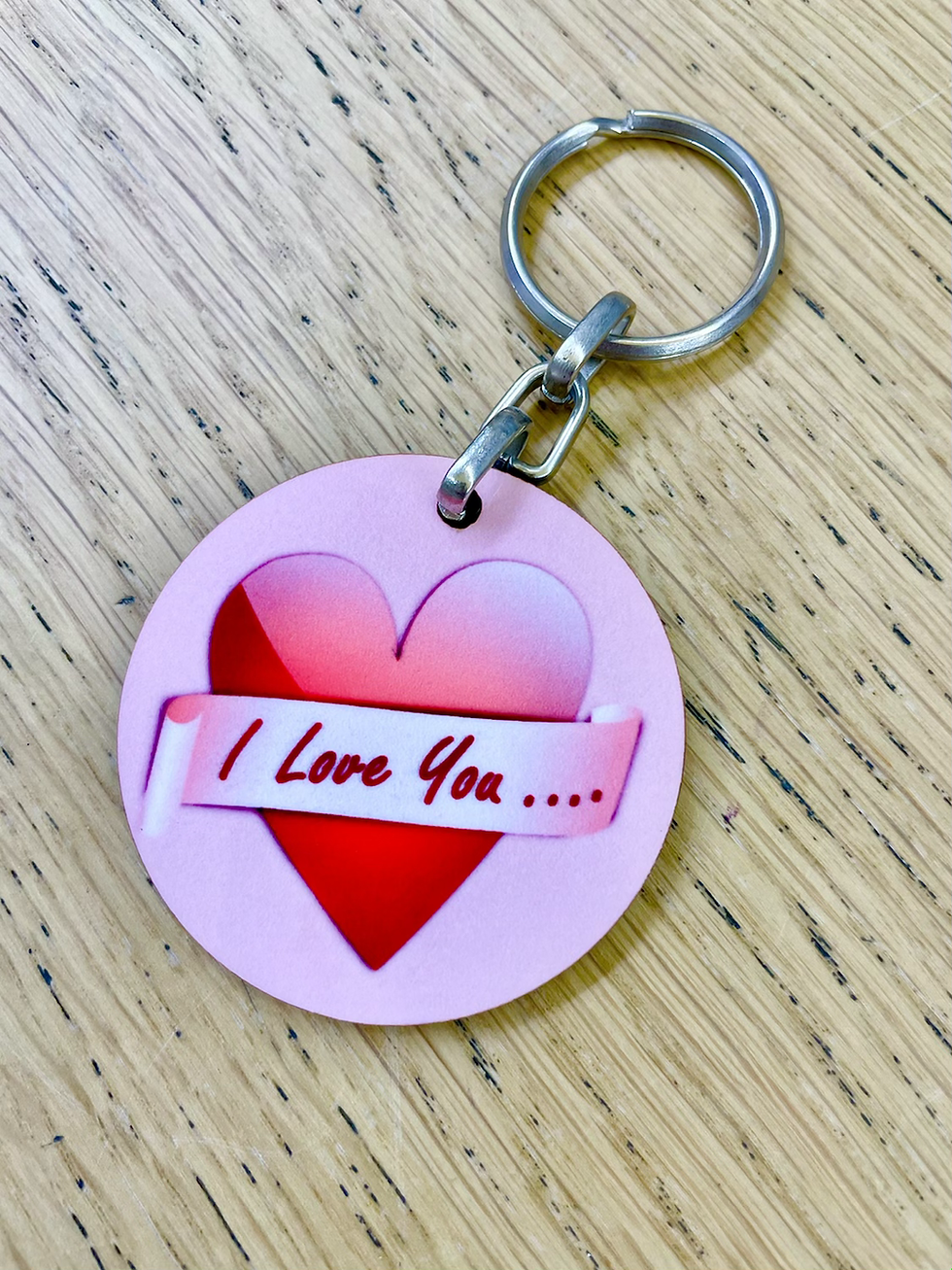 Thumbnail: מחזיק מפתחות דמוי עץ 