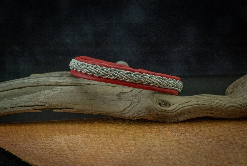 Thumbnail: Sámi inspired bracelet with flag colors
