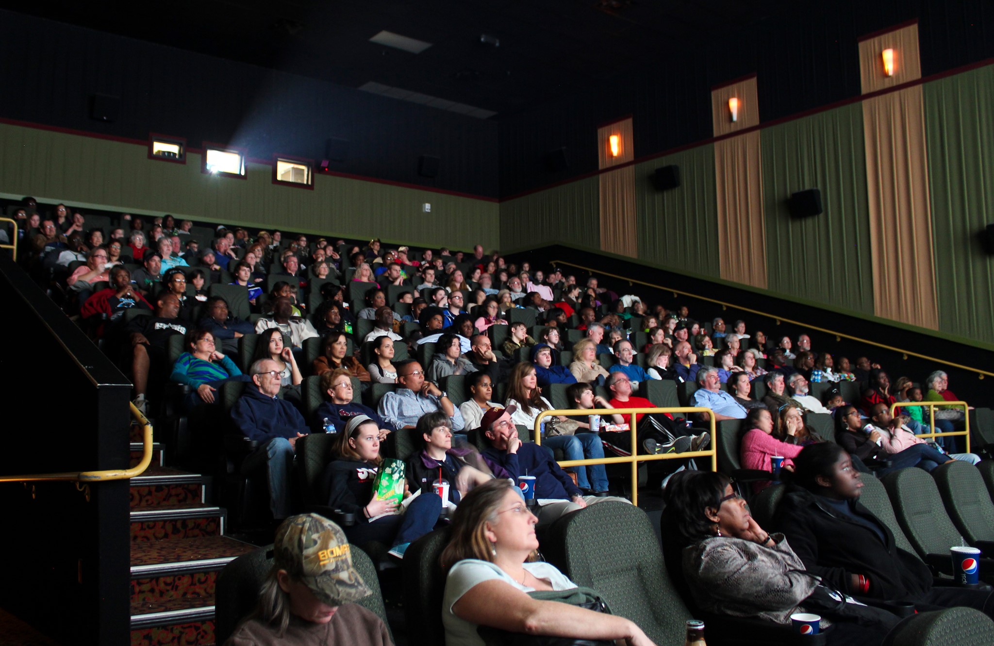 Crowd at a Projecting Hope event
