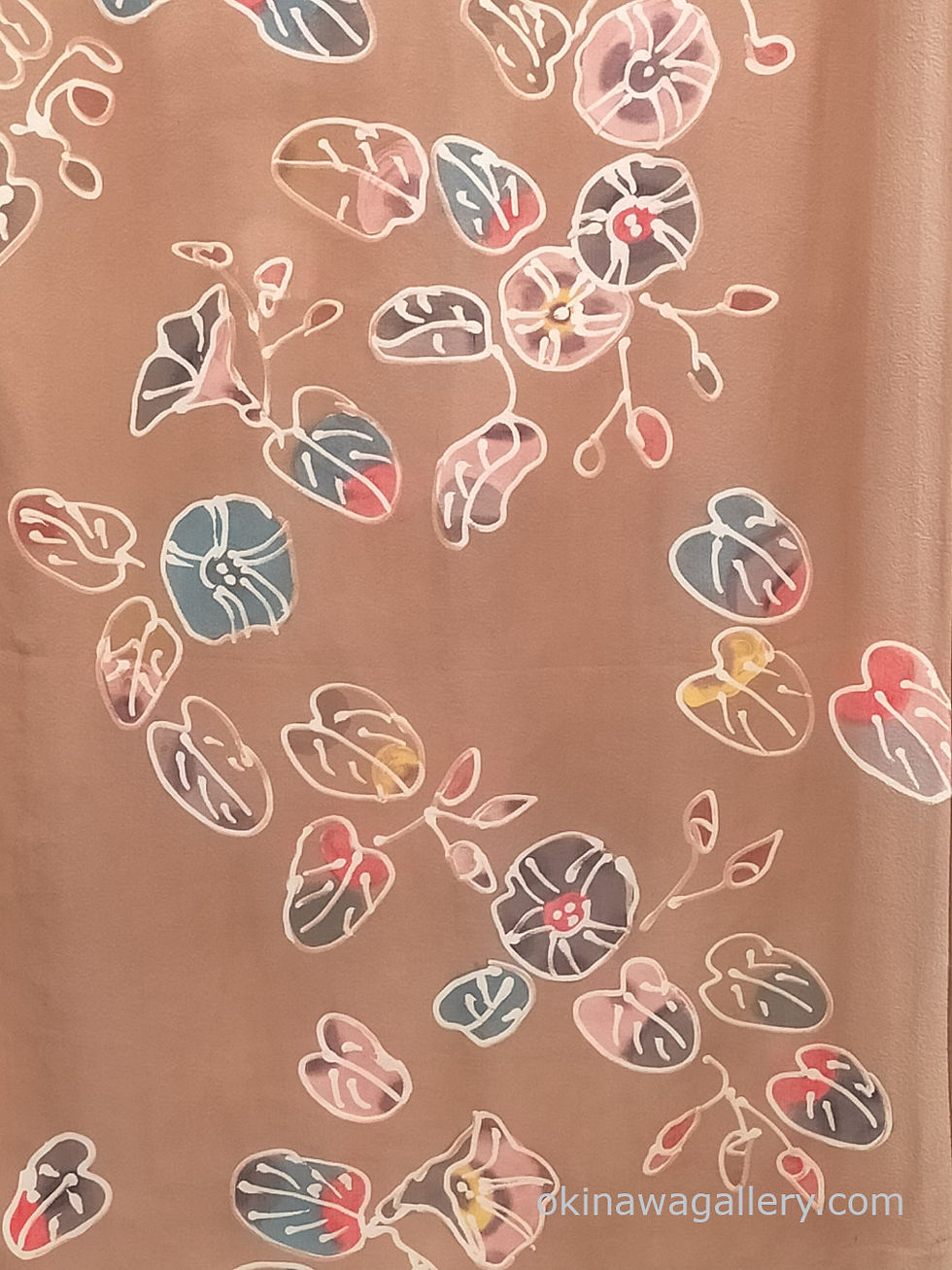 サムネイル： 紅型染シルクストール　花模様