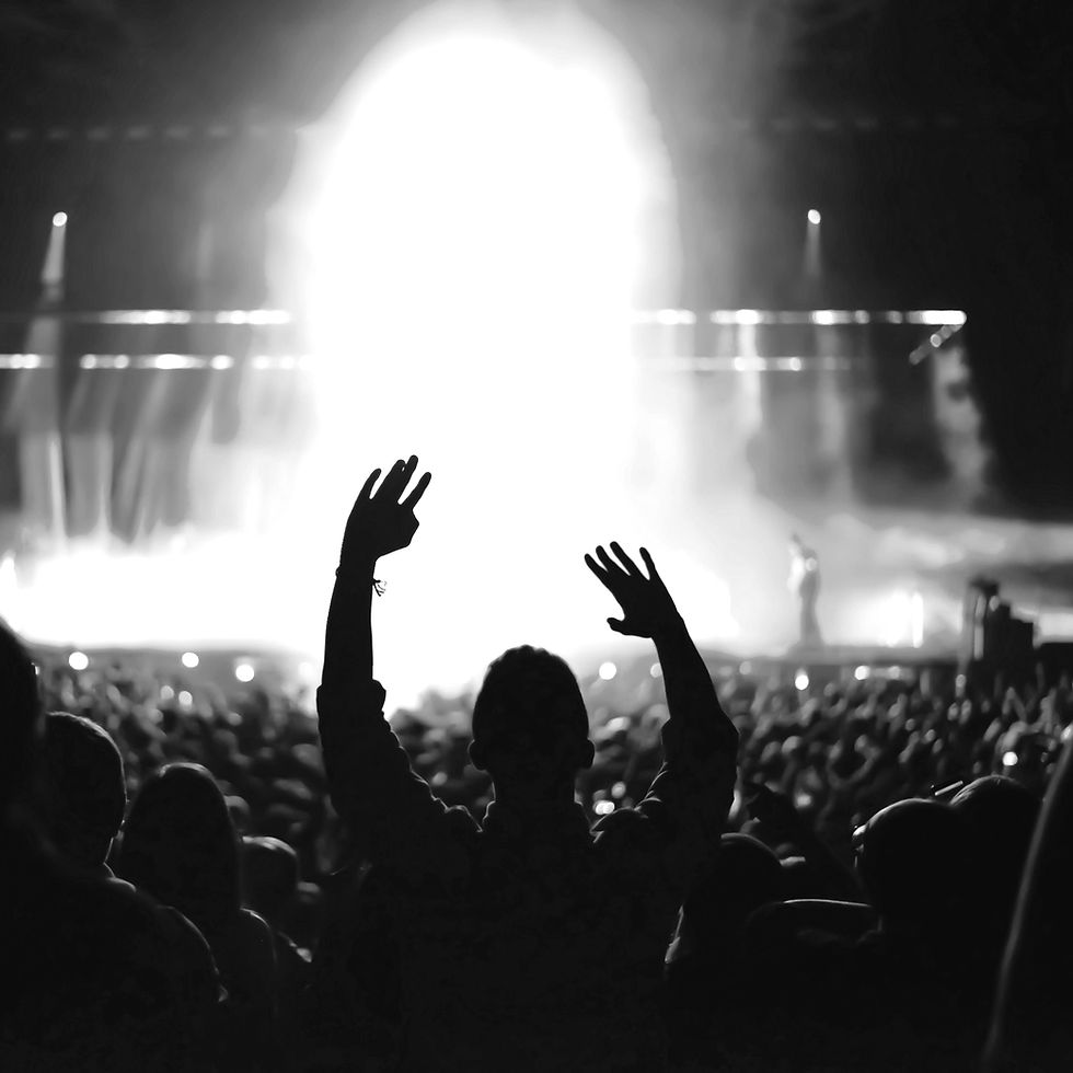 Los festivales son engranajes clave que movilizan múltiples sectores. A menudo funcionan como nodos que conectan arte, cultura y turismo, generando un efecto derrame.
