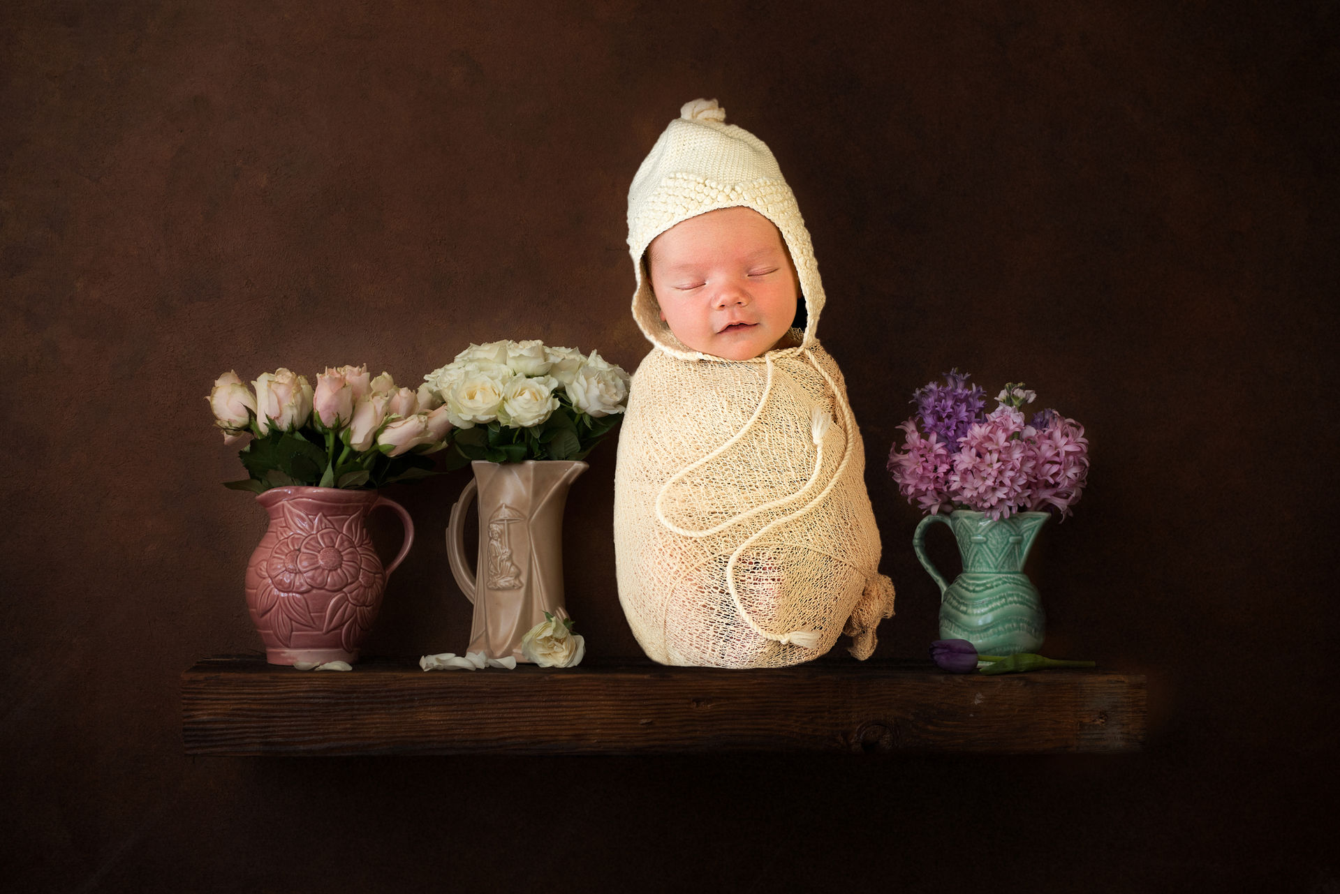 Baby, Babygirl, Neugeborenes, Newborn, Newbornbaby, Babyeyes, Babyaugen, Neugeborenenfotografie, Neugeborenenfotos, Babyfotografie, Zarte Neugeborenenbilder,Babyportrait, Babyfotostudio, Neugeborenen-Posing, Babys erste Fotos, Neugeborenen-Sessions, Sanfte Babyposen, Babyfotografie-Erfahrung,Baybyhände