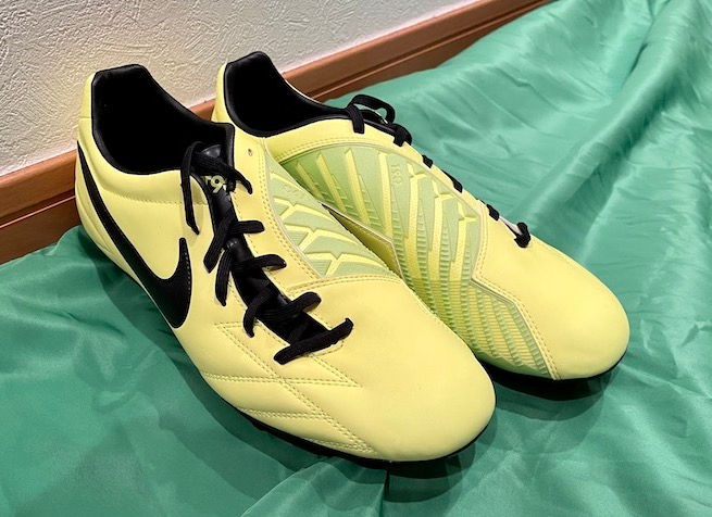 101.NIKE T90 STRIKE HG-B