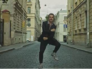 E tu conosci la SKIBIDI Dance?
La #skibidichallenge è il fenomeno virale che sta conquistando il we