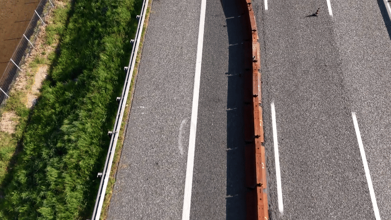 GIF delle barriere Pivot-X in cantiere, viste dall'alto