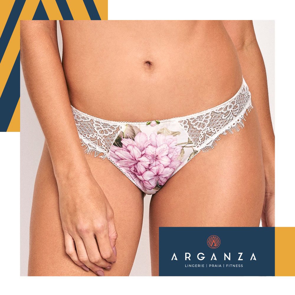 CALCINHA EM CAPRI E RENDA OFF FLORAL