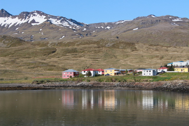 A view of homes along the shore in Grundarfjörður