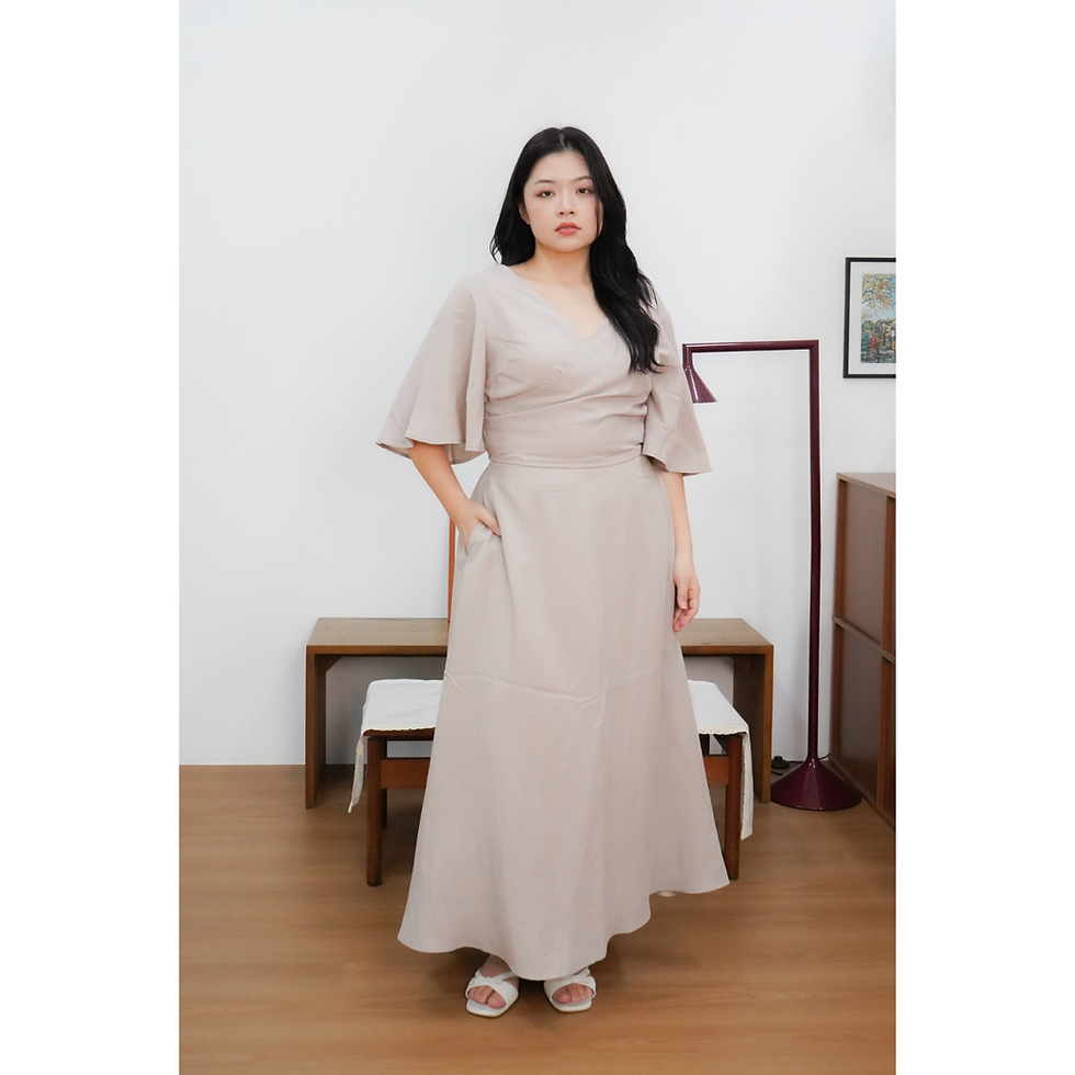 Thumbnail: Darcy V-Neck Kimono Sleeve Linen Blend Top (Black / Natural / Rosewood)