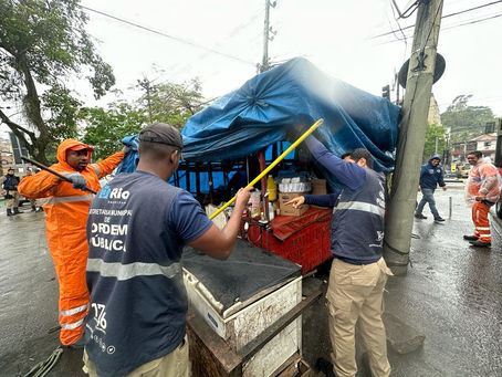 Prefeitura faz operação de ordenamento urbano na Freguesia