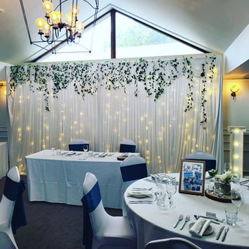 Finish the style with a fairylight backdrop