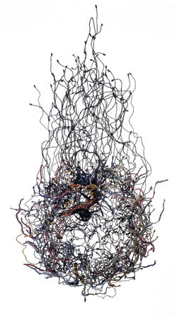 Sans titre, 2022, métal textile, 80x140x70 cm