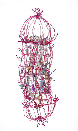 Sans titre, 2022, métal textile, 40x120x40 cm