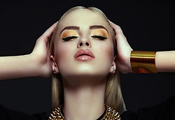 Schwere Augen Make-up