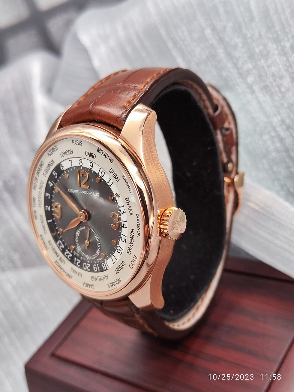 Thumbnail: Girard Perregaux World Time WW.TC