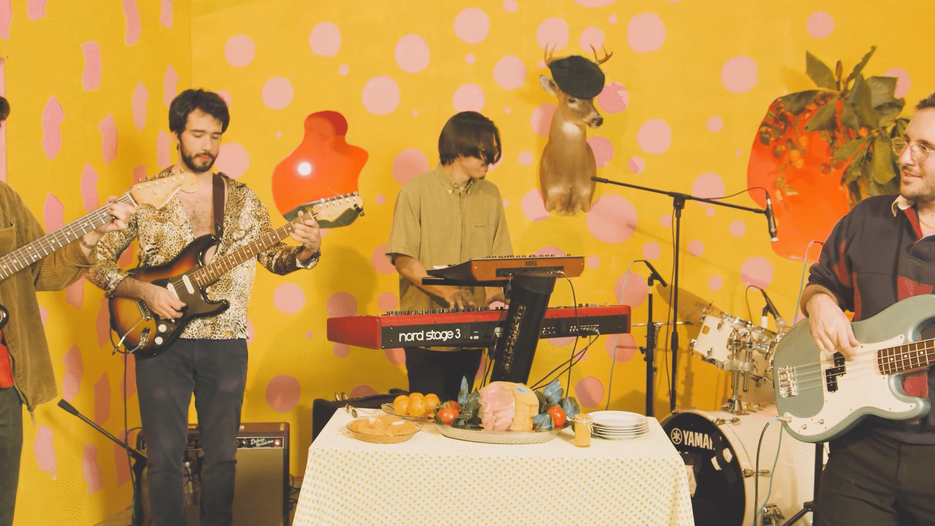 2020 11 27 IOTV 8 Mustard Service Live Set 2_2.gif
