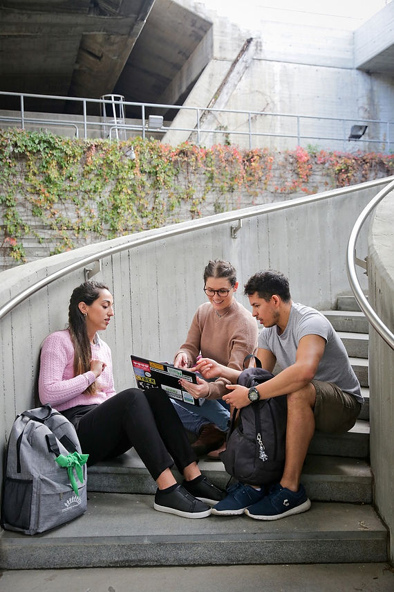 students-6078679_1280.jpg