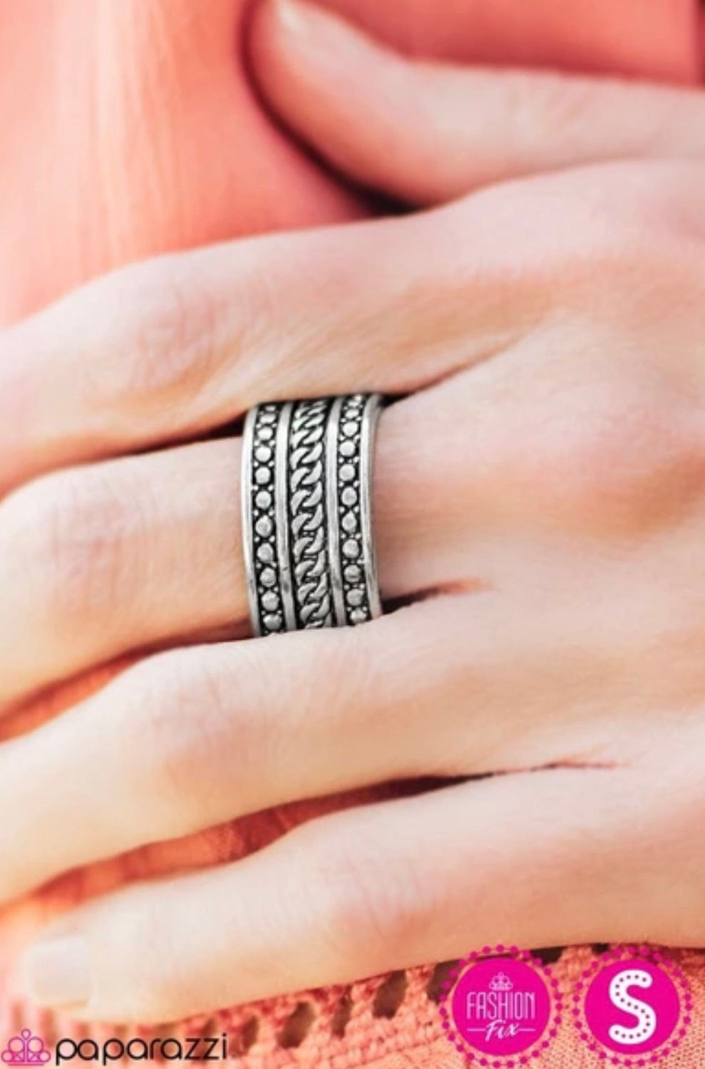 Trailblazing Texture - Silver - Paparazzi