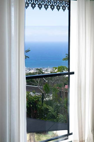 swiss guesthouse sitters remplacement maison d hote escapade bellepierre la reunion bed and breakfast