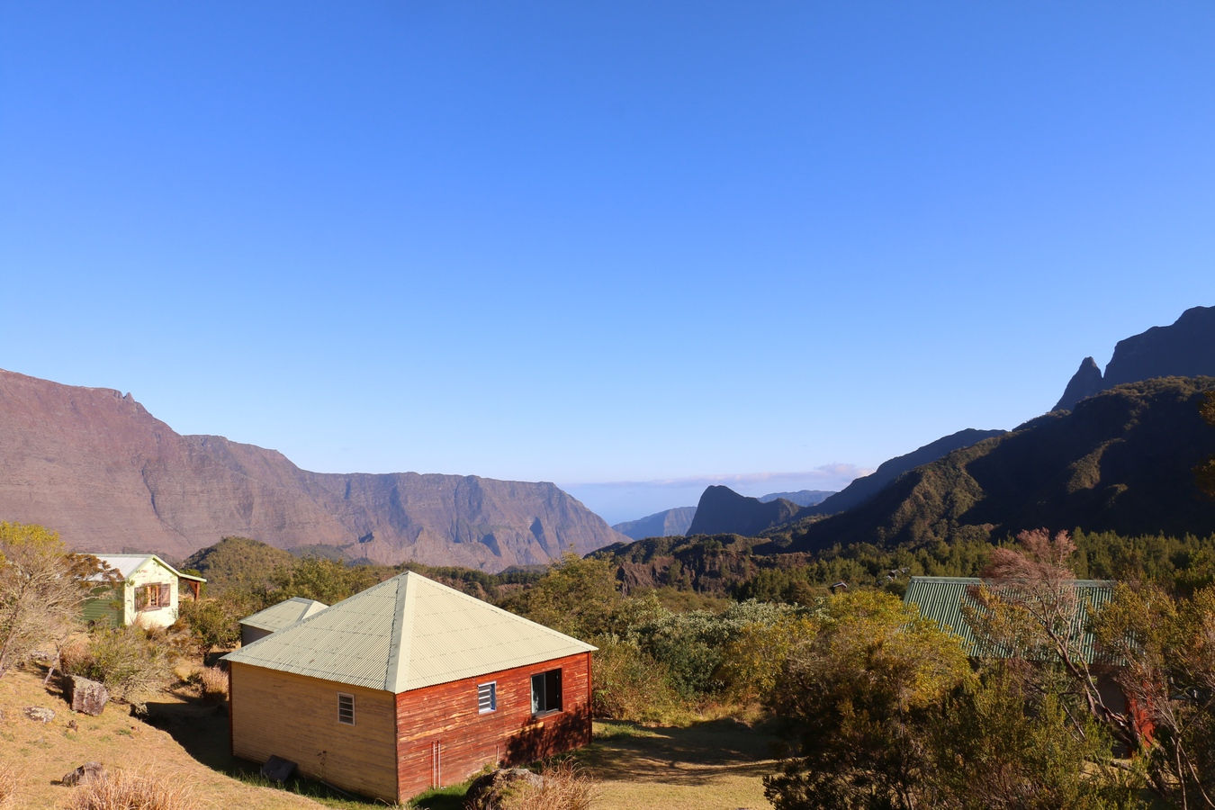 swiss guesthouse sitters remplacement hotelier bed and breakfast la reunion mafate marla
