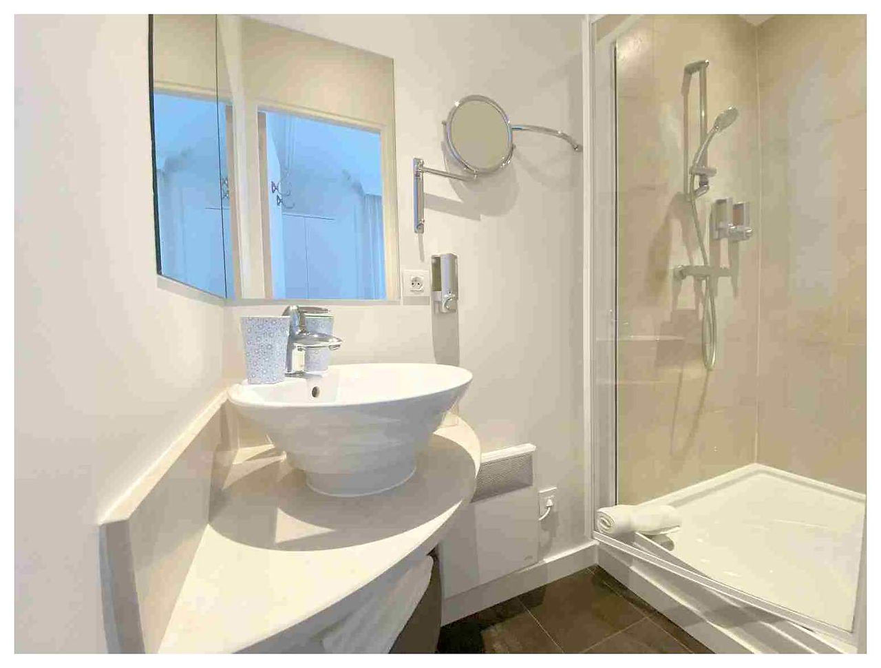 remplacement maison d hotes, bed and breakfast, la villa paris, guesthouse sitter