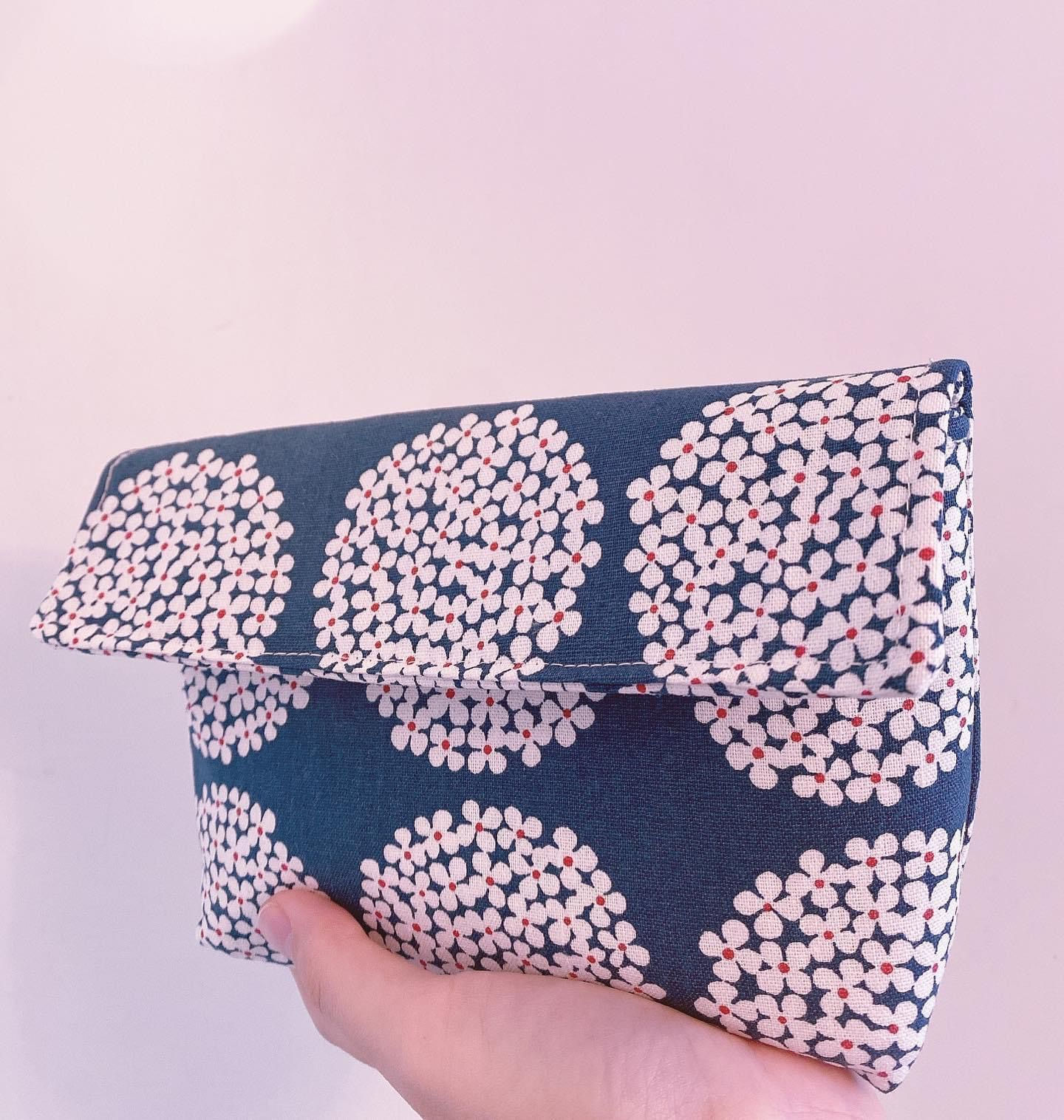 Laisee Pouch - Blue Floral