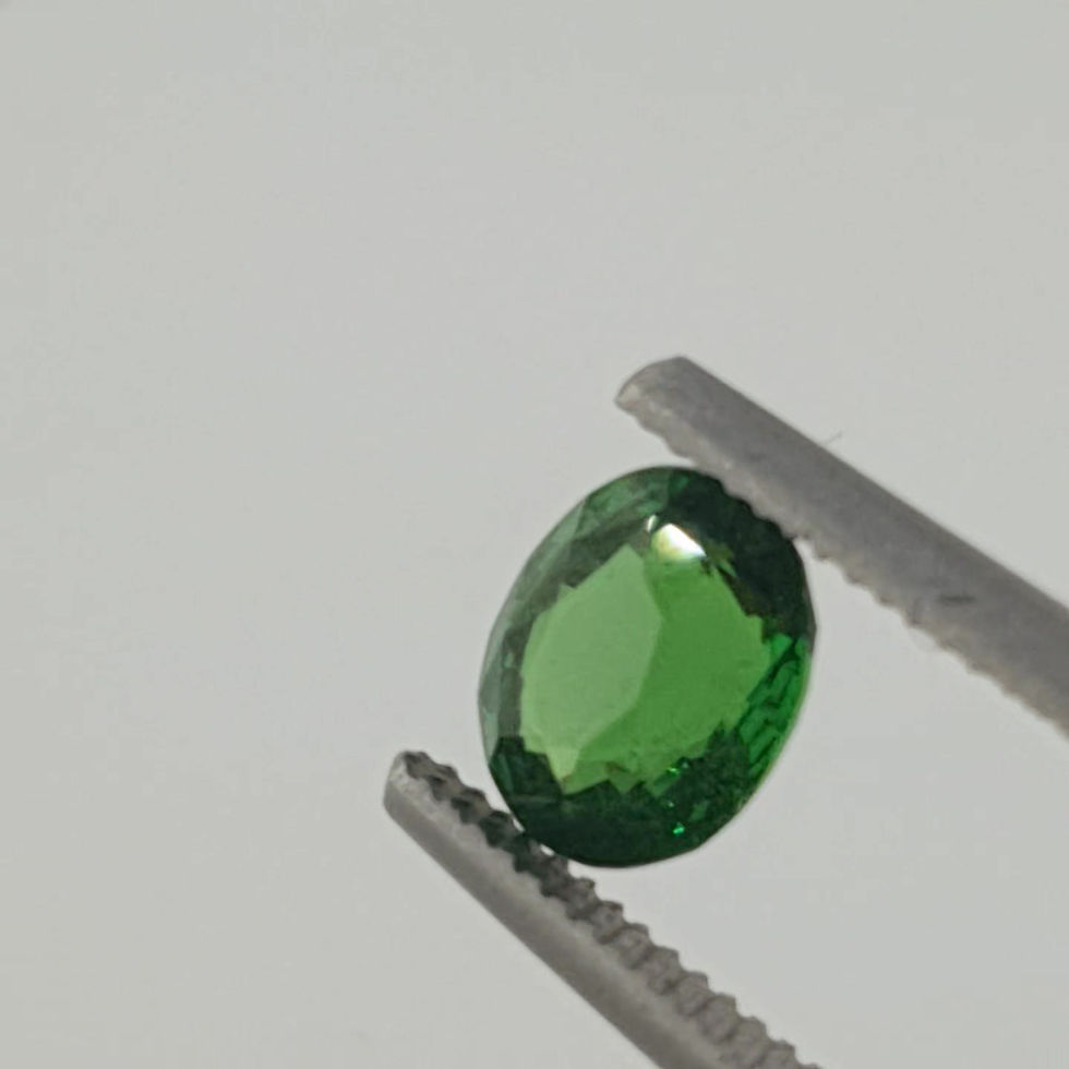 Miniatura: GARNET GROSSULAR , VARIETY TSAVORITE , ORIGIN : KENYA / INTENSE VIVID GREEN 1.51 CARAT