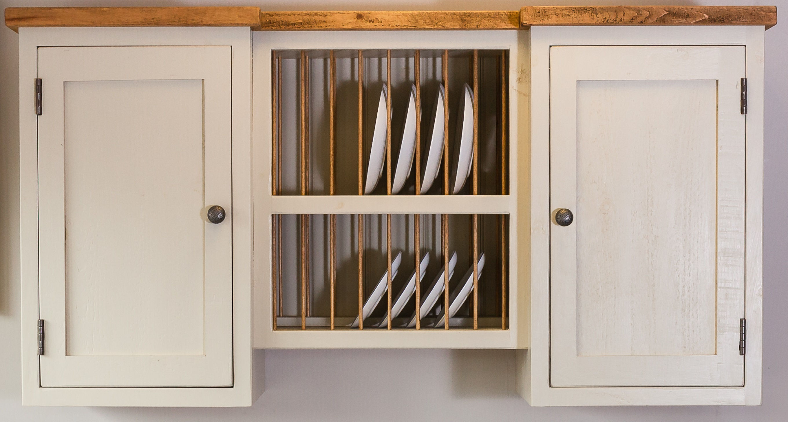 Buttercup Rustic Freestanding Plate Rack Kitchen Wall Unit