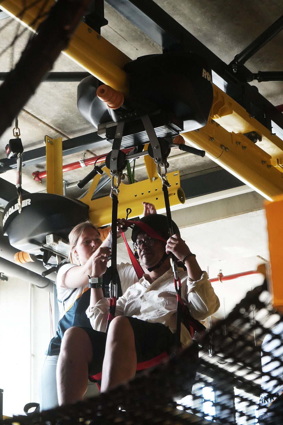 Zipline action - © LifeBytes Magazine