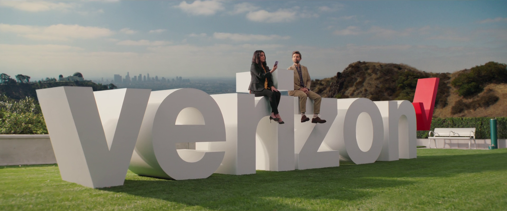 Garbanzo worked behind the scenes on a series of Verizon :30 commercials, providing a range of invisible effects, including rotoscoping, rig removal, screen replacement, sky replacement, and floor cleanup.

The goal: Keep viewers focused on the story and the Verizon brand, while hiding the effects themselves.

And the viewers focused…with 2 billion TV impressions during fall 2022.