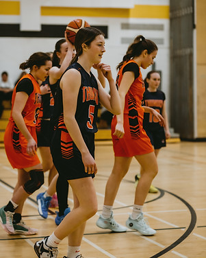 130'25-Thundergirls-Gameshots (1).jpg