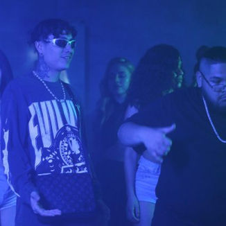 ALEMÁN Y OFFICIALALEX425 ESTRENAN COLABORACIÓN DE ALTO IMPACTO