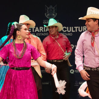 Invita la titular de SECULT a presenciar la Coreografía Monumental de Huapango Mi tierra queretana